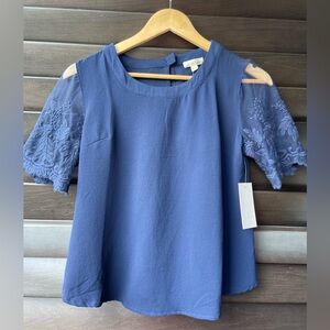 KAII new with tags blue short sleeve shirt with lace sleeves Size Small